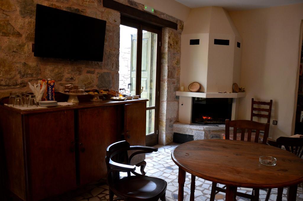 Messana Hotel Messini Luaran gambar